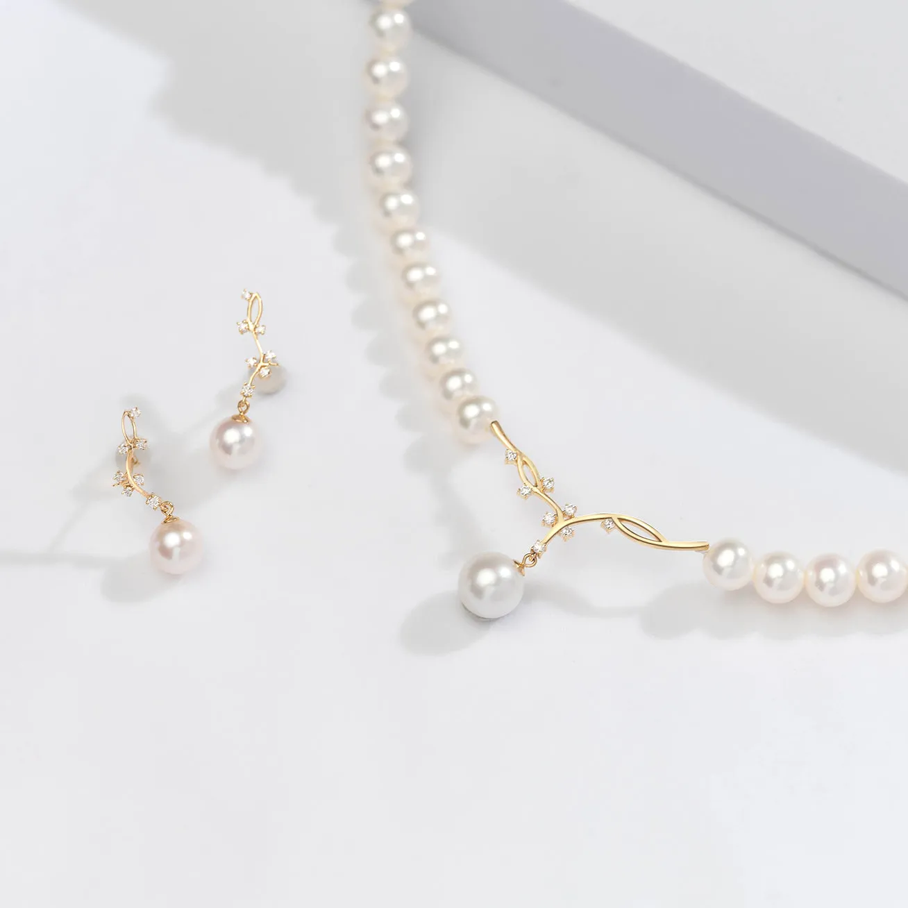 18K Gold Freshwater Pearl Necklace KN00078 | STARRY