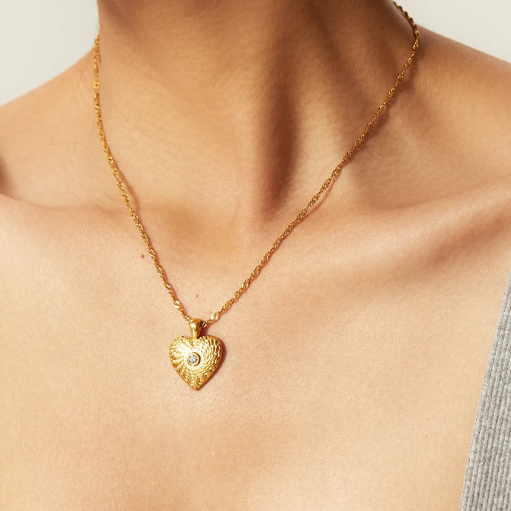 Corazon Necklace