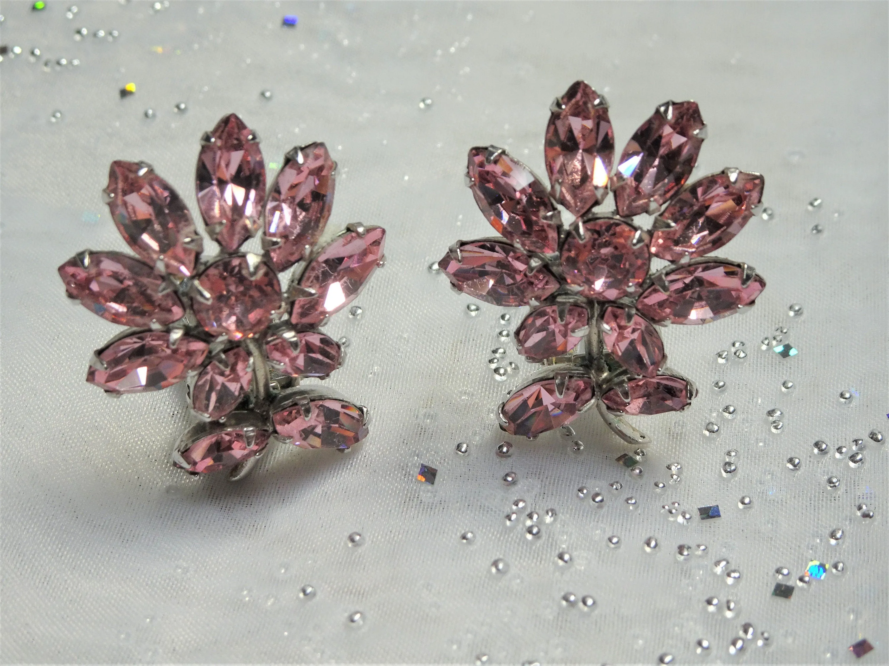 GLAMOROUS Vintage 50s SHERMAN Glass Earrings,Brilliant PINK Swarovski Floral Earrings,Sparkling Rhinestone Clip Ons,Collectible Jewelry