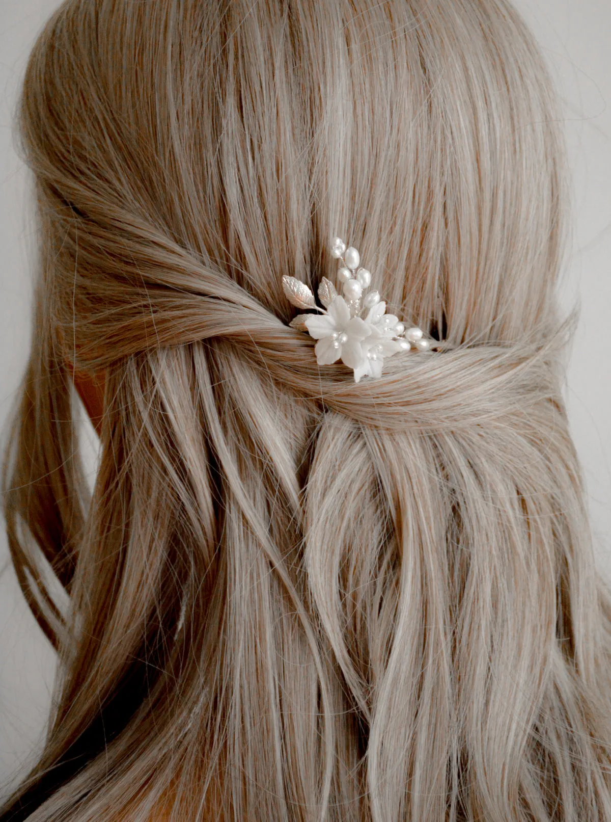 LILI | Floral Wedding Hair Pin