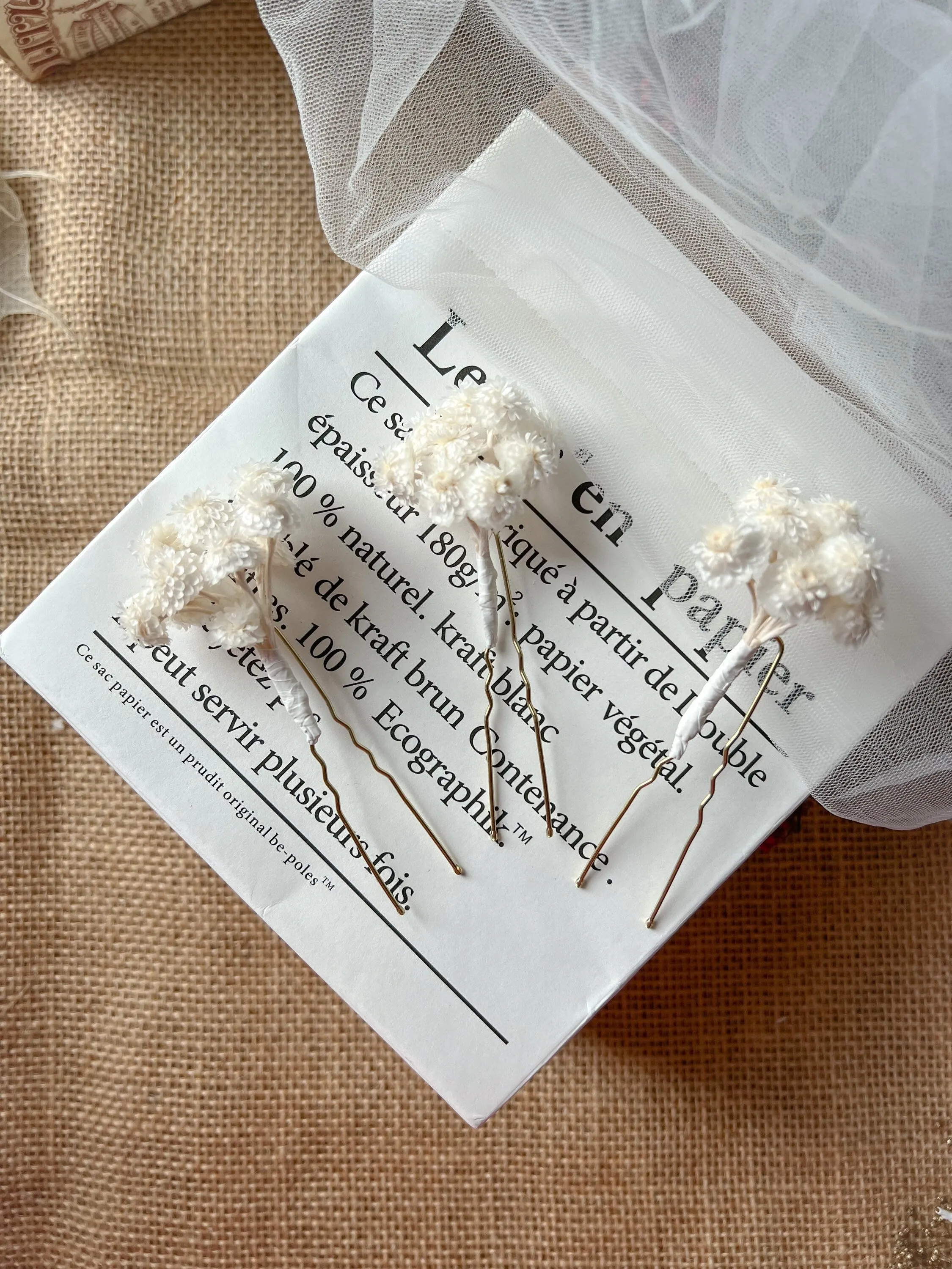 White Dried Flower Hair Pins for Brides, Minimal Wedding Floral Hair Pin Sets, Garden Wedding Mini Flower Bridal Accessories